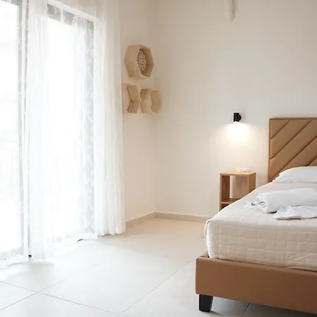 Il Suite, Di Bourtzi * Λευκαντί